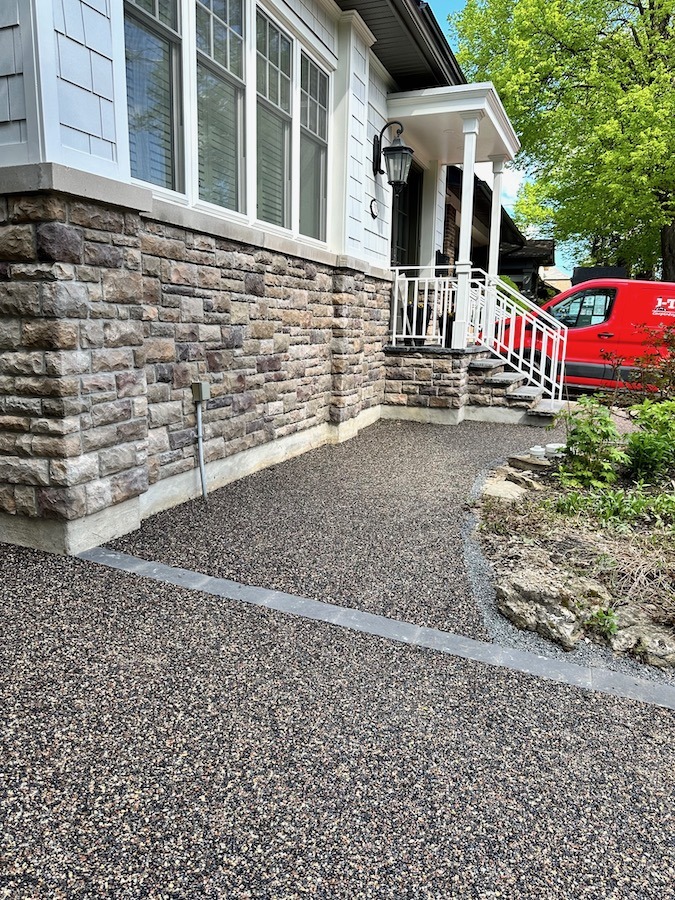 permeable walkway using resin bound aggregate