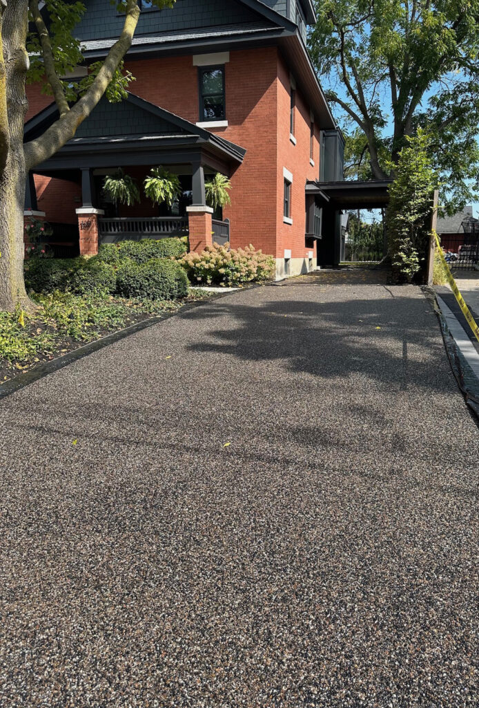 permeable resin bound driveway in aurora by dream pave